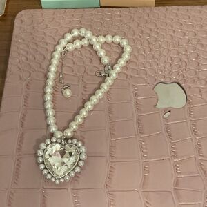Elegant Pearl and Silver Heart Necklace